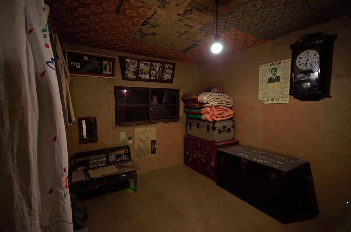 %EB%8B%AC%EB%8F%99%EB%84%A4_%EB%B0%A9._%EC%9D%B4%EC%A0%95%EB%8F%84_%EB%B0%A9%EC%97%90_%EB%B2%BD%EC%8B%9C%EA%B3%84%EA%B9%8C%EC%A7%80_%EA%B1%B8%EB%A0%A4%EC%9E%88%EB%8A%94_%EA%B1%B8_%EB%B3%B4%EB%A9%B4_%EA%B7%B8%EB%9E%98%EB%8F%84_%EA%BD%A4_%EC%82%AC.JPG?type=w1200