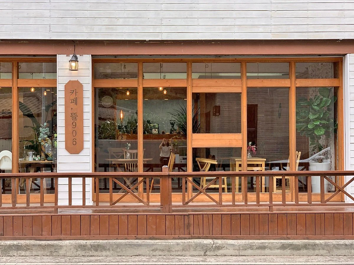 7._%EC%B9%B4%ED%8E%98_%EB%9C%B0_906.jpg?type=w1200