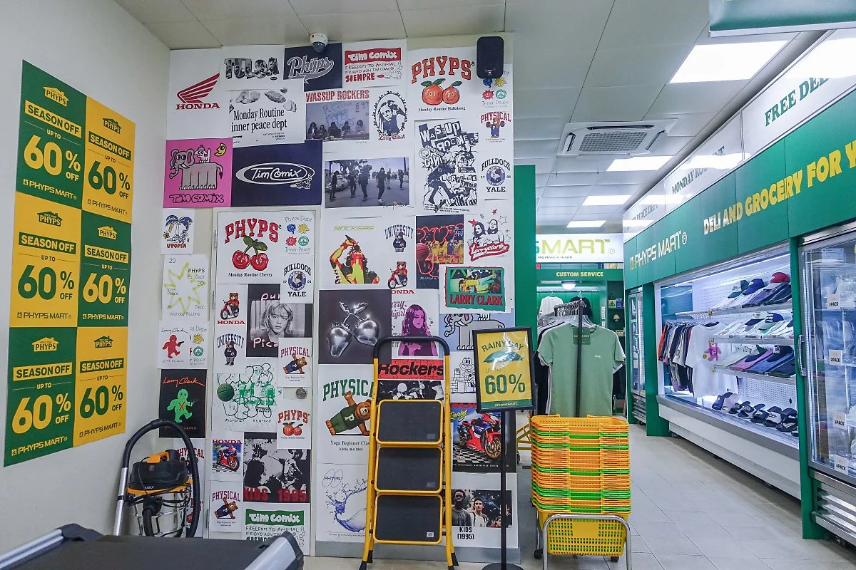 PHYPS_MART_%ED%9E%99%ED%95%9C_%ED%8F%AC%EC%8A%A4%ED%84%B0%EB%93%A4%EB%A1%9C_%EA%B0%80%EB%93%9D%EC%B0%AC_%ED%8F%AC%ED%86%A0%EC%A1%B4.jpg?type=w1200