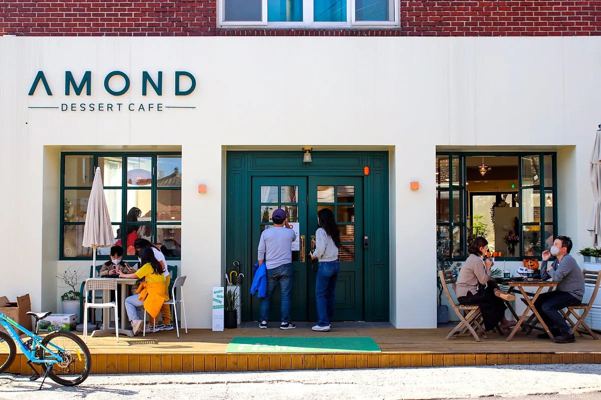 %EC%B9%B4%ED%8E%98_%EC%95%84%EB%AA%AC%EB%93%9C.jpg?type=w1200