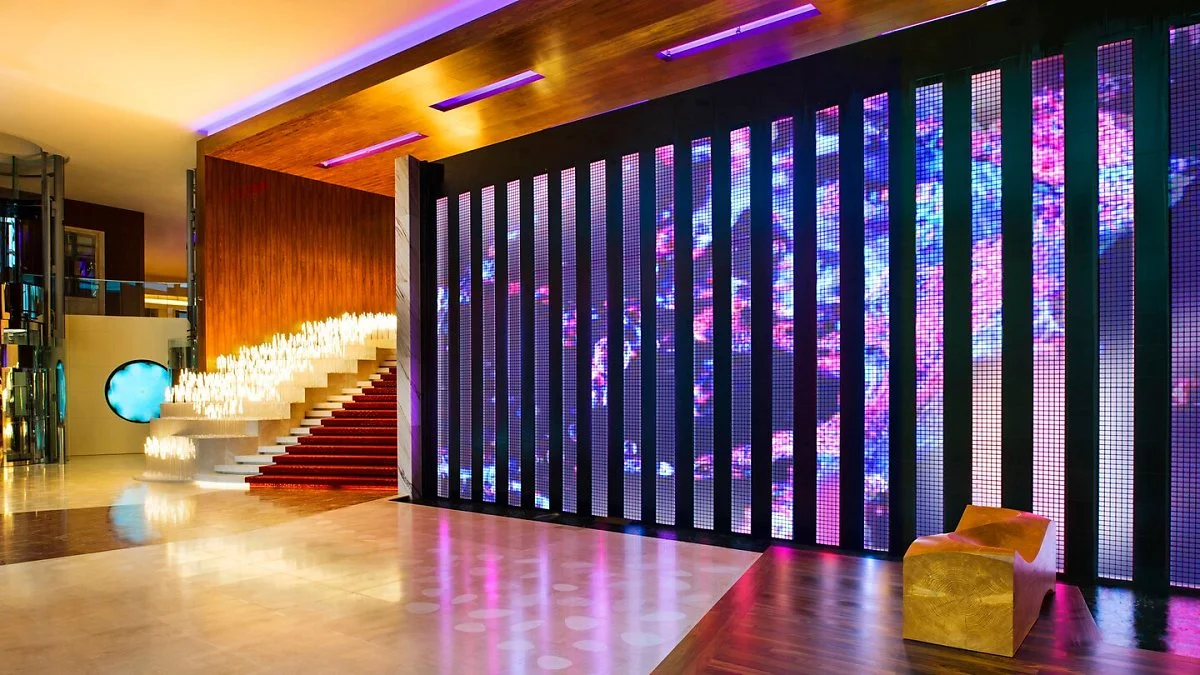 sinwh-entrance-6811-hor-wide.jpg?type=w1200