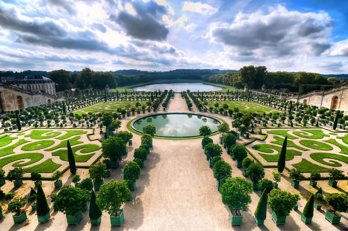 Ch%C3%A2teau_de_Versailles_-_Jardins_%E2%93%92Fotolia.jpeg?type=w1200
