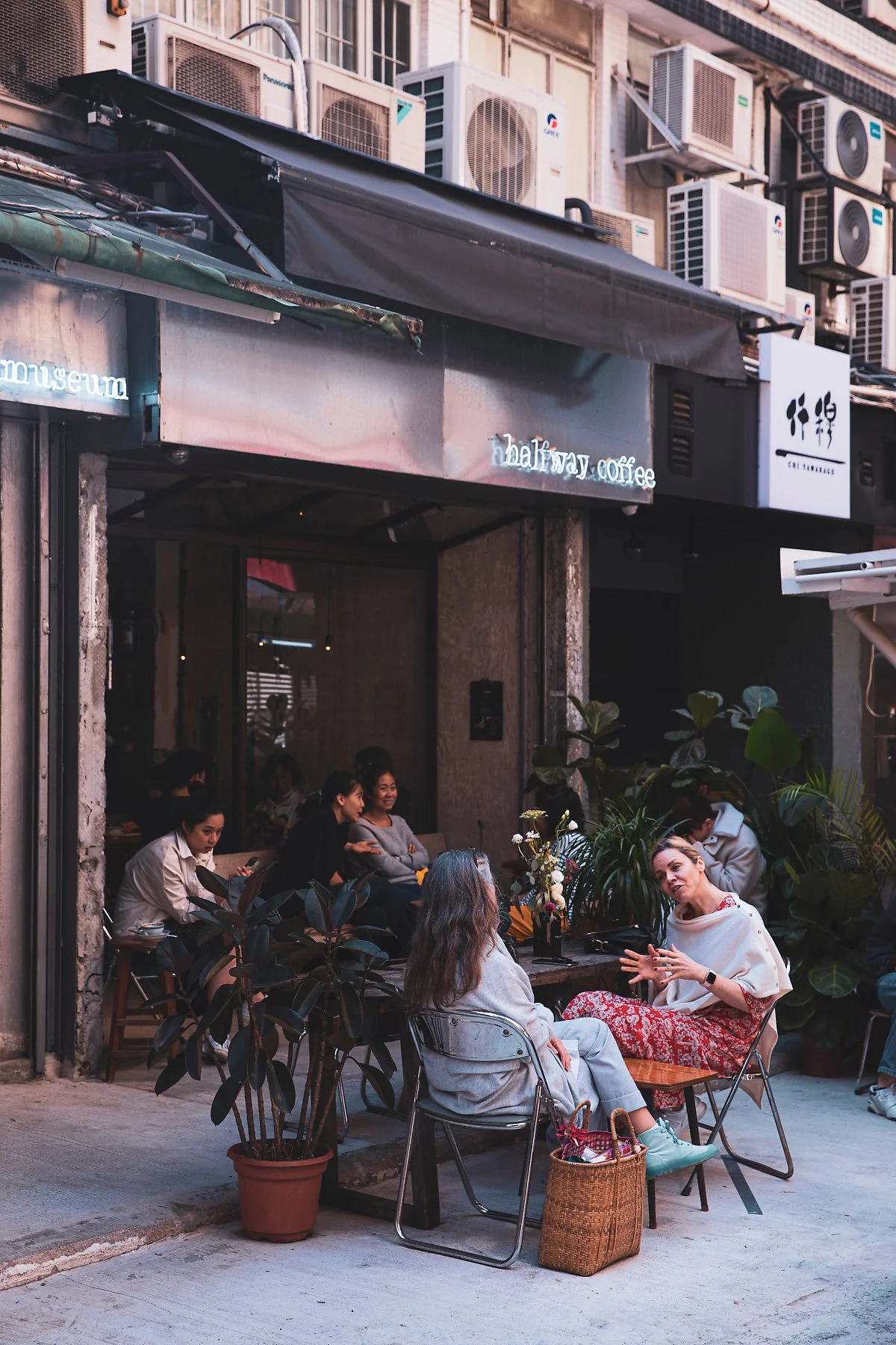 %ED%99%8D%EC%BD%A9_Halfway_Coffee.jpg?type=w1200