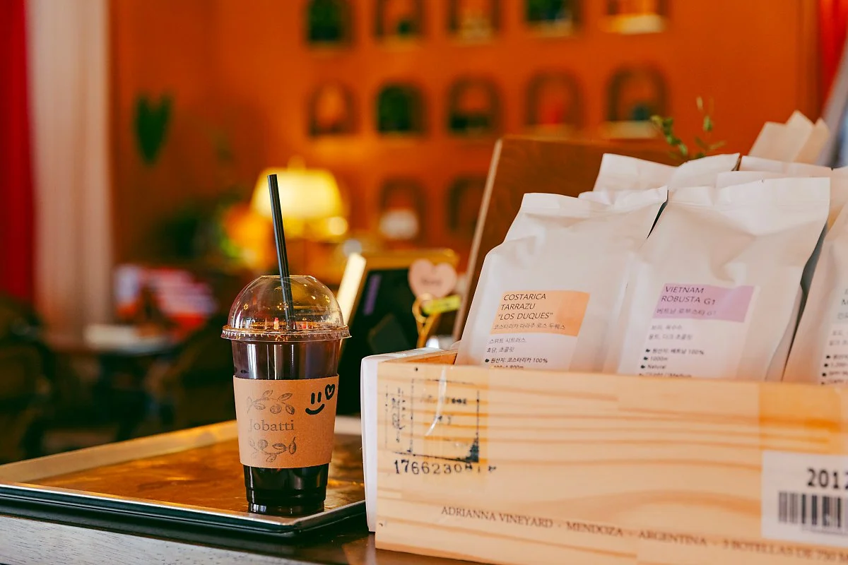 d_%EC%A1%B0%EB%B0%94%ED%8B%B0%EC%BB%A4%ED%94%BC_%EB%B0%A4%EB%A6%AC%EB%8B%A8%EA%B8%B8%EC%B9%B4%ED%8E%98%EC%A0%90_2.jpg?type=w1200