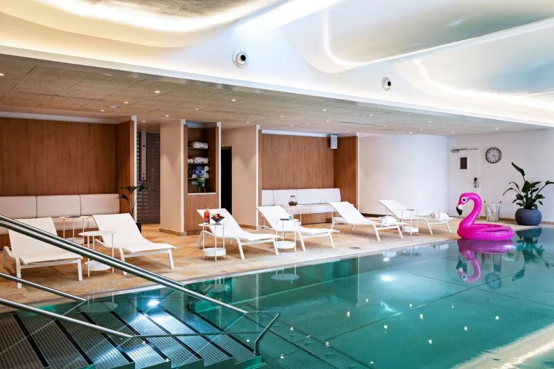 %ED%92%80%EB%A7%8C_%EB%B2%A0%EB%A5%B4%EC%8B%9C_%EC%8B%A4%EB%82%B4_%EC%88%98%EC%98%81%EC%9E%A5.jpg?type=w1200