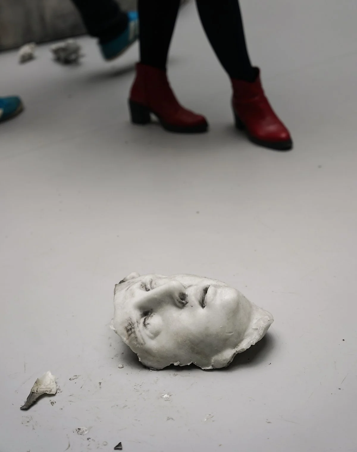 %ED%94%BC%EB%85%B8%EC%BB%AC%EB%A0%89%EC%85%98_%EB%B0%94%EB%8B%A5%EC%97%90_%EC%9E%88%EB%8A%94_%EB%AA%A8%EB%93%A0_%EA%B2%83%EC%9D%B4_%EC%9E%91%ED%92%88.jpg?type=w1200