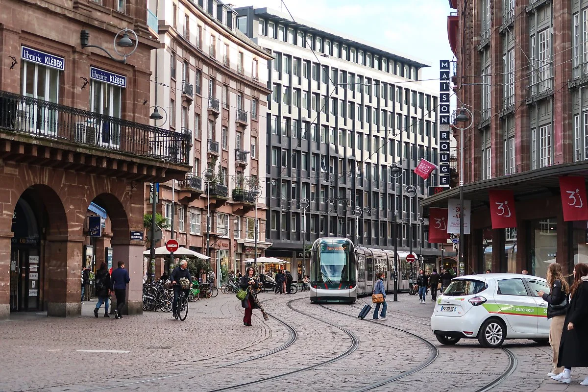 %EB%AA%A8%EB%93%A0_%EA%B2%83%EC%9D%B4_%EB%92%A4%EC%97%89%EC%BC%9C_%EB%8B%A4%EB%8B%88%EC%A7%80%EB%A7%8C_%EB%82%98%EB%A6%84%EC%9D%98_%EA%B7%9C%EC%B9%99%EA%B3%BC_%EC%A7%88%EC%84%9C%EA%B0%80_%EC%9E%88%EB%8A%94_%EC%8A%A4%ED%8A%B8%EB%9D%BC%EC%8A%A4%EB%B6%80.jpg?type=w1200