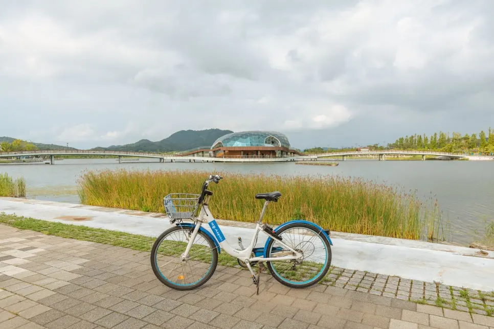 20_%EC%9C%A0%EC%9C%A0%ED%9E%88_%ED%9D%98%EB%9F%AC%EA%B0%80%EB%8A%94_%ED%98%B8%EC%88%98_%ED%92%8D%EA%B2%BD%EC%9D%84_%EB%B0%94%EB%9D%BC%EB%B3%B4%EB%8B%88_%EB%A7%88%EC%9D%8C%EB%8F%84_%EB%BB%A5_%EB%9A%AB%EB%A6%AC%EB%8A%94_%EA%B2%83_%EA%B0%99%EB%8B%A4.jpg?type=w966