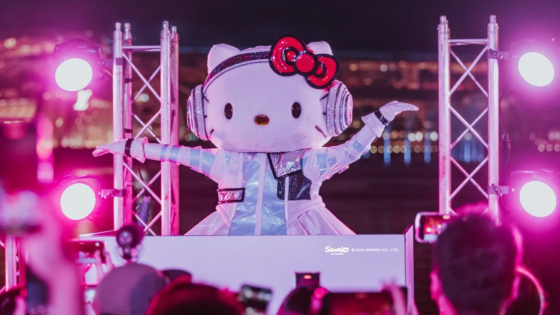 ACW2425_ACW-Xmas-party-with-Hello-Kitty-DJ-Aquanox_helloKitty_1125x633.jpg?type=w1200