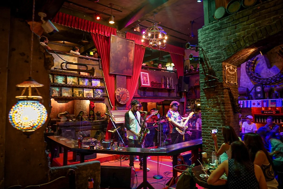 %EC%83%89%EC%86%8C%ED%8F%B0_%ED%8E%8D02.jpg?type=w1200