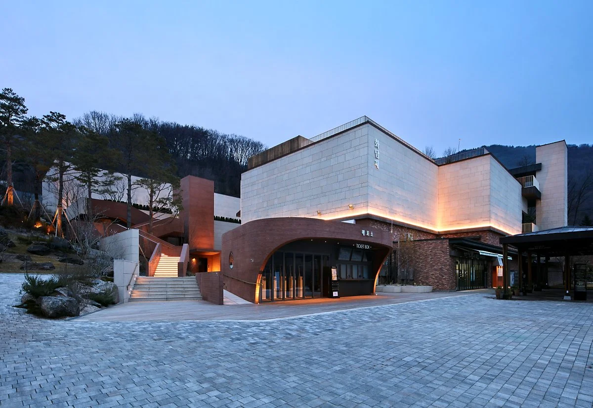 1_%ED%99%94%EB%8B%B4%EC%B1%84_%EC%99%B8%EA%B4%80.jpg?type=w1200