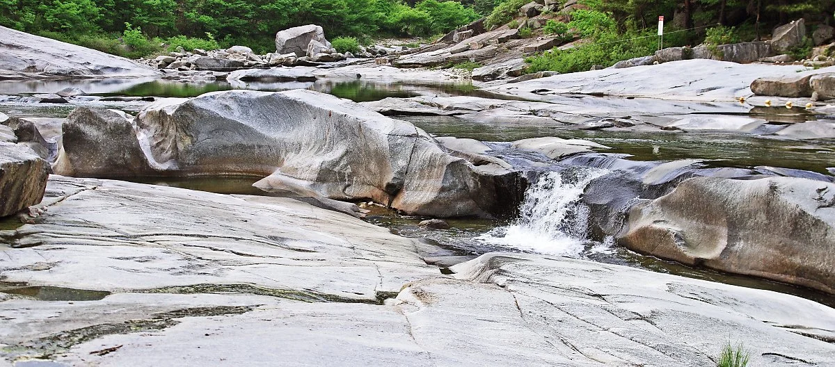 %EB%86%8D%EC%9B%94%EC%A0%95_%EC%A3%BC%EB%B3%80_%EA%B3%84%EA%B3%A1_%EB%B0%94%EB%8B%A5%EC%9D%B4_%EB%8B%A4_%ED%95%98%EB%82%98%EC%9D%98_%EB%B0%94%EC%9C%84%EC%B2%98%EB%9F%BC_%EB%B3%B4%EC%9D%B8%EB%8B%A4..JPG?type=w1200