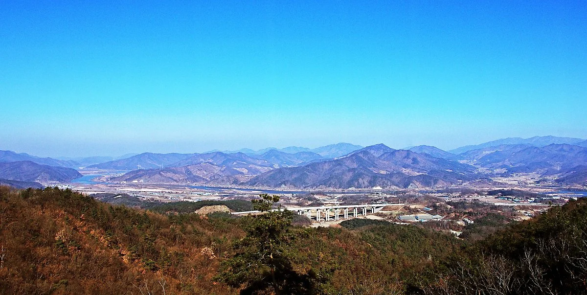 %EC%9E%A5%EB%AF%B8%EC%82%B0%EC%84%B1_%EB%8F%99%EB%B6%81%EC%AA%BD_%EC%84%B1%EB%B2%BD_%EC%9C%84%EC%97%90%EC%84%9C_%EB%B3%B8_%ED%92%8D%EA%B2%BD._%EC%82%B0%EC%A4%84%EA%B8%B0%EC%99%80_%EB%82%A8%ED%95%9C%EA%B0%95%EC%9D%B4_%EC%9E%98_%EC%96%B4%EC%9A%B8.JPG?type=w1200