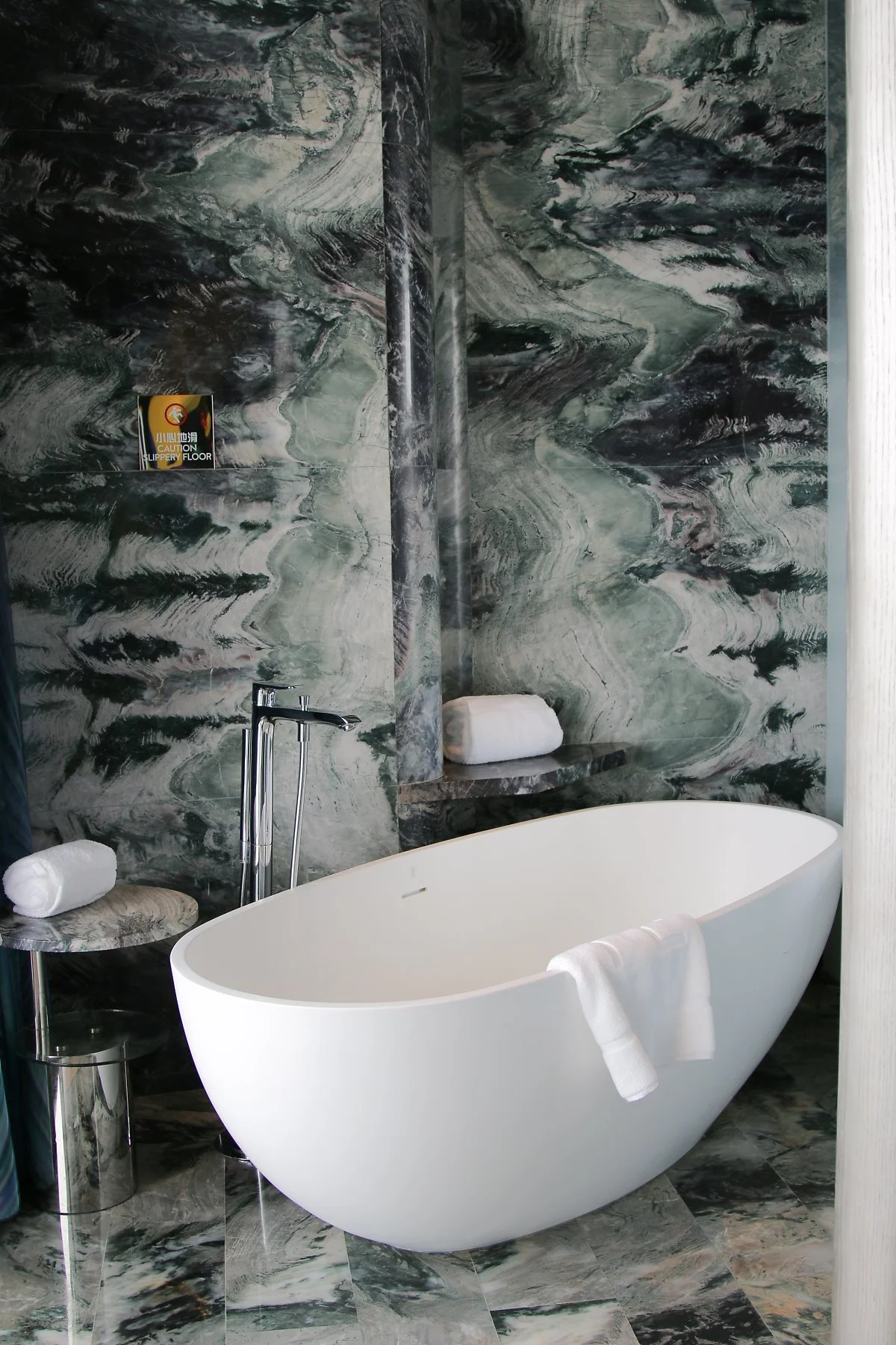 %EA%B0%9D%EC%8B%A4_%283%29.jpg?type=w1200