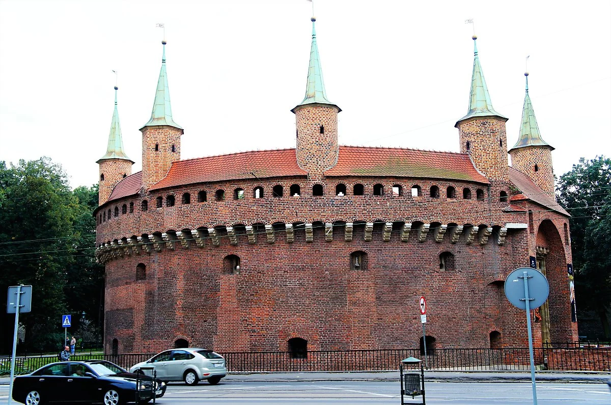 4_Barbakan.JPG?type=w1200