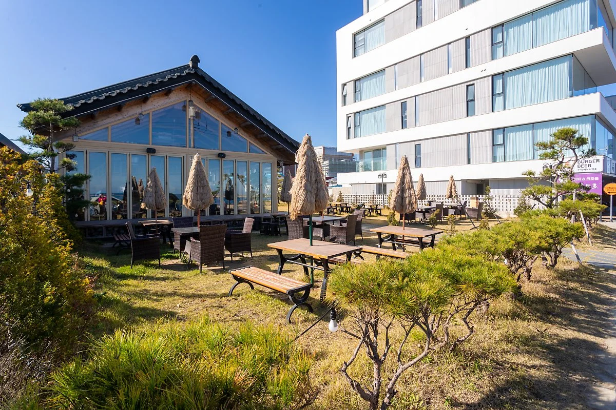 %EC%98%81%EC%A7%84%ED%95%B4%EB%B3%80%EC%9D%98_%EC%B9%B4%ED%8E%98.jpg?type=w1200