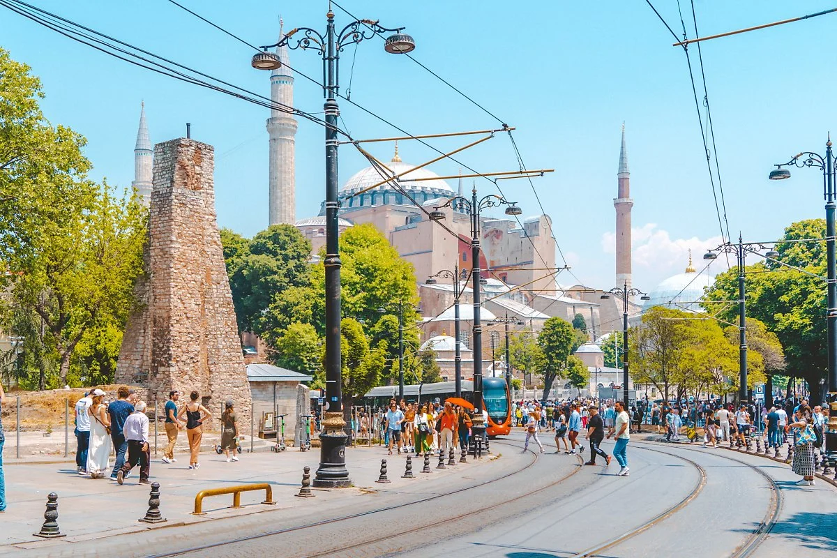 %EC%95%84%EC%95%BC_%EC%86%8C%ED%94%BC%EC%95%84_%285%29.jpg?type=w1200