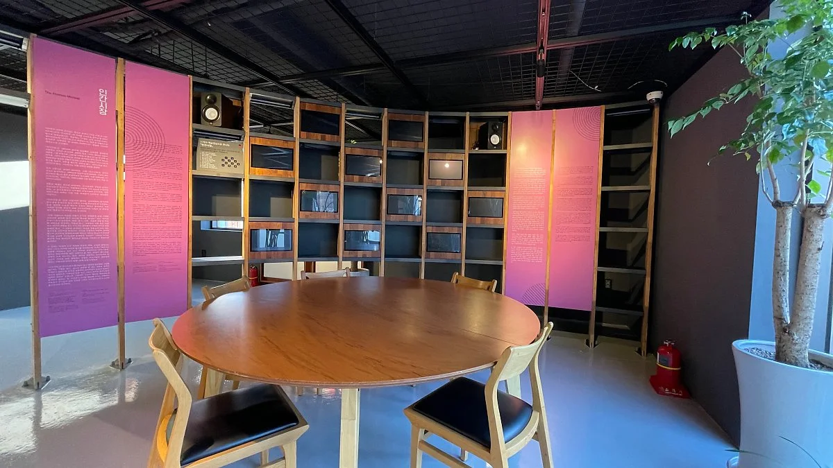 %EA%B9%80%ED%99%8D%EC%8B%A0%EB%AC%B8%ED%95%99%EA%B4%80_%EC%A0%95%EC%9D%80%EC%A3%BC_%284%29.jpg?type=w1200