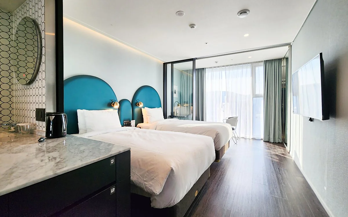 d_%EB%9D%BC%EB%B0%9C%EC%8A%A4%ED%98%B8%ED%85%94_1.jpeg?type=w1200