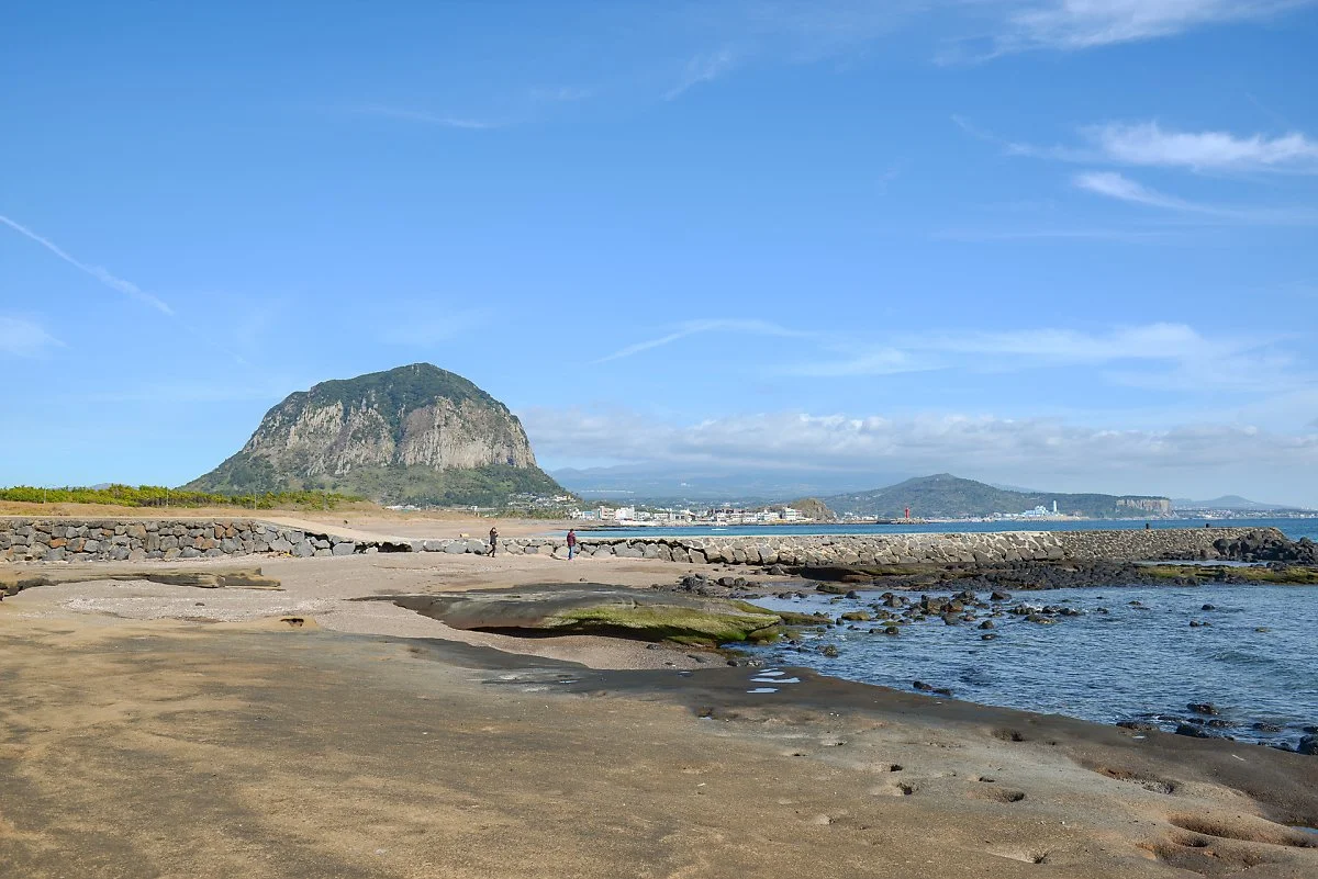 36_%EC%82%AC%EA%B3%84%ED%95%B4%EB%B3%80%EC%9D%80_%EA%B0%84%EC%A1%B0_%EC%8B%9C_%ED%99%94%EC%82%B0%EC%84%9D_%EC%95%94%EB%B0%98%EC%9D%B4_%EB%93%A4%EC%96%B4%EB%82%9C%EB%8B%A4.jpg?type=w1200