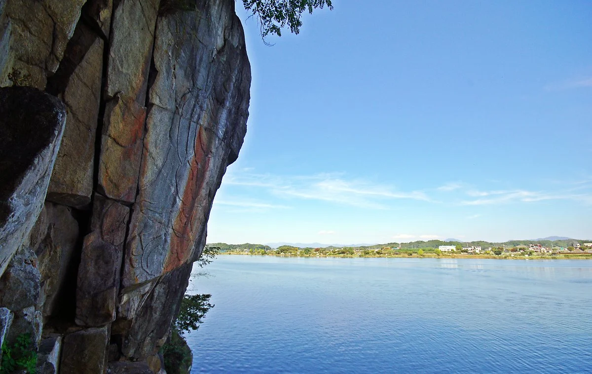 %EC%B6%A9%EC%A3%BC_%EC%B0%BD%EB%8F%99%EB%A6%AC_%EB%A7%88%EC%95%A0%EC%97%AC%EB%9E%98%EC%9E%85%EC%83%81._%EA%B0%95%EA%B0%80_%EC%A0%88%EB%B2%BD%EC%97%90_%EC%95%BD_4m_%EB%86%92%EC%9D%B4%EB%A1%9C_%EC%83%88%EA%B2%A8%EC%A1%8C%EB%8B%A4..JPG?type=w1200