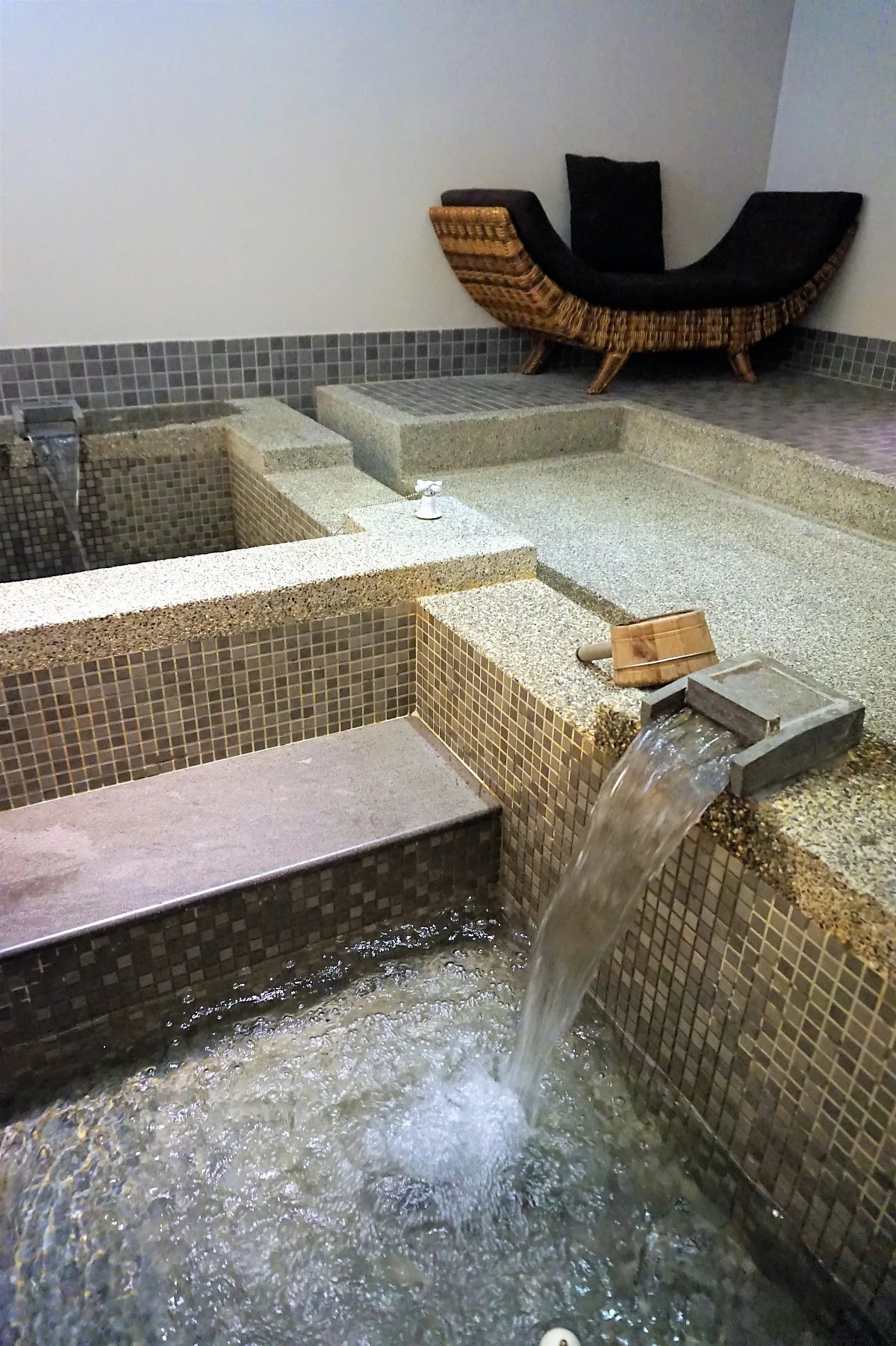 03%EB%B2%A0%EC%9D%B4%ED%84%B0%EC%9A%B0_%ED%95%AB_%EC%8A%A4%ED%94%84%EB%A7%81_%EB%A6%AC%EC%A1%B0%ED%8A%B8_%283%29.JPG?type=w1200