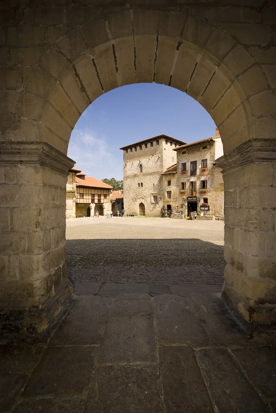 Santillana_del_Mar_3900809_20210512140816_26210.jpg?type=w966