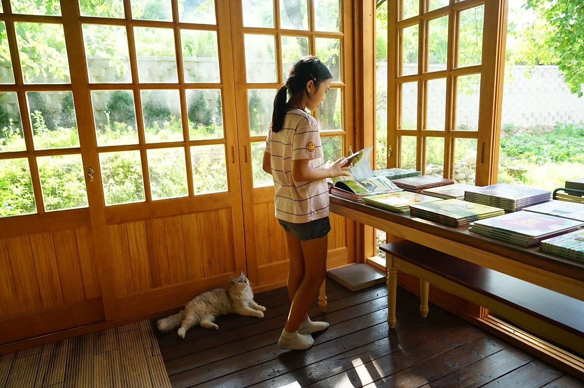 1%EC%B8%B5_%ED%88%87%EB%A7%88%EB%A3%A8_%EC%B1%85%EB%B0%A94.JPG?type=w1200