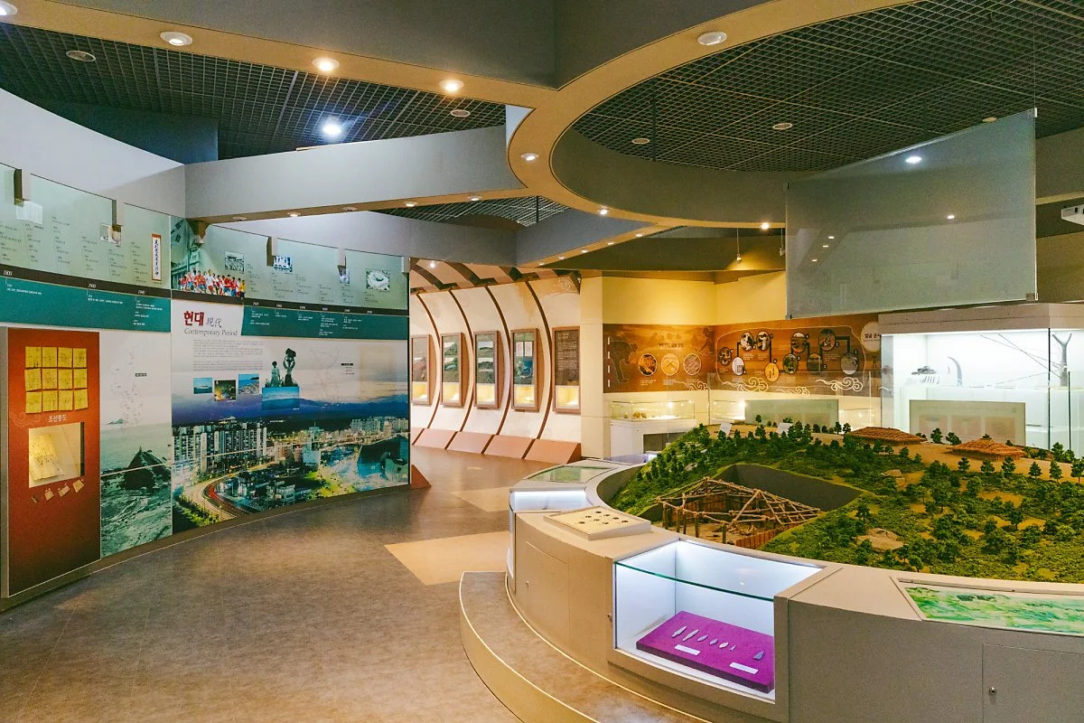 25_%EC%86%8D%EC%B4%88%EC%9D%98_%EB%8B%A4%EC%96%91%ED%95%9C_%EC%9D%B4%EC%95%BC%EA%B8%B0%EB%A5%BC_%EB%93%A4%EB%A0%A4%EC%A3%BC%EA%B3%A0_%EC%9E%88%EB%8A%94_%EC%86%8D%EC%B4%88%EC%8B%9C%EB%A6%BD%EB%B0%95%EB%AC%BC%EA%B4%80.jpg?type=w1200