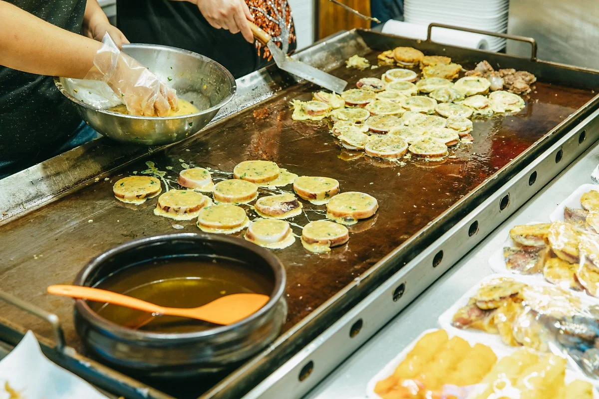 27_%EA%B3%84%EB%9E%80%EC%98%B7%EC%9D%84_%EB%91%90%EB%A5%B8_%EC%98%A4%EC%A7%95%EC%96%B4%EC%88%9C%EB%8C%80%2C_%EC%86%8D%EC%B4%88%EC%9D%98_%EB%B3%84%EB%AF%B8.jpg?type=w1200