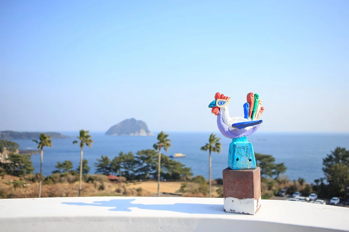 8_%EC%9D%B4%EC%99%88%EC%A0%95_%ED%99%94%EB%B0%B1%EC%9D%98_%EC%9E%91%ED%92%88%EA%B3%BC_%EC%84%B6%EC%84%AC%EC%9D%98_%EC%BB%AC%EB%9E%98%EB%B2%84%EB%A0%88%EC%9D%B4%EC%85%98%EC%9D%B4_%ED%99%98%EC%83%81_%EC%A1%B0%ED%95%A9%EC%9D%84_%EC%9D%B4%EB%A3%AC%EB%8B%A4.JPG?type=w1200