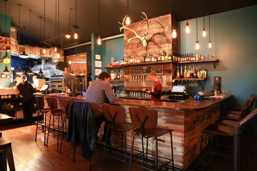 %EC%98%AC%EB%93%9C%ED%83%80%EC%9A%B4_%EC%9A%B0%EB%93%9C%EC%95%BC%EB%93%9C_%ED%99%8D%EB%8C%80%EC%95%9E%EC%9D%98_%EC%9E%98%EB%82%98%EA%B0%80%EB%8A%94_%ED%8E%8D%EC%9D%84_%EB%96%A0%EC%98%AC%EB%A6%AC%EA%B2%8C_%ED%95%98%EB%8A%94_%EB%B6%84%EC%9C%84%EA%B8%B0.jpg?type=w1200