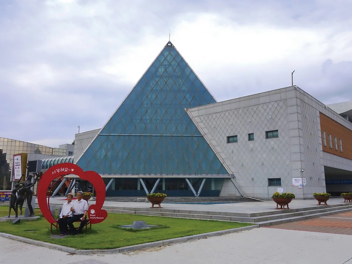 %EB%B3%B4%EC%84%9D%EB%B0%95%EB%AC%BC%EA%B4%80_%281%29.jpg?type=w1200