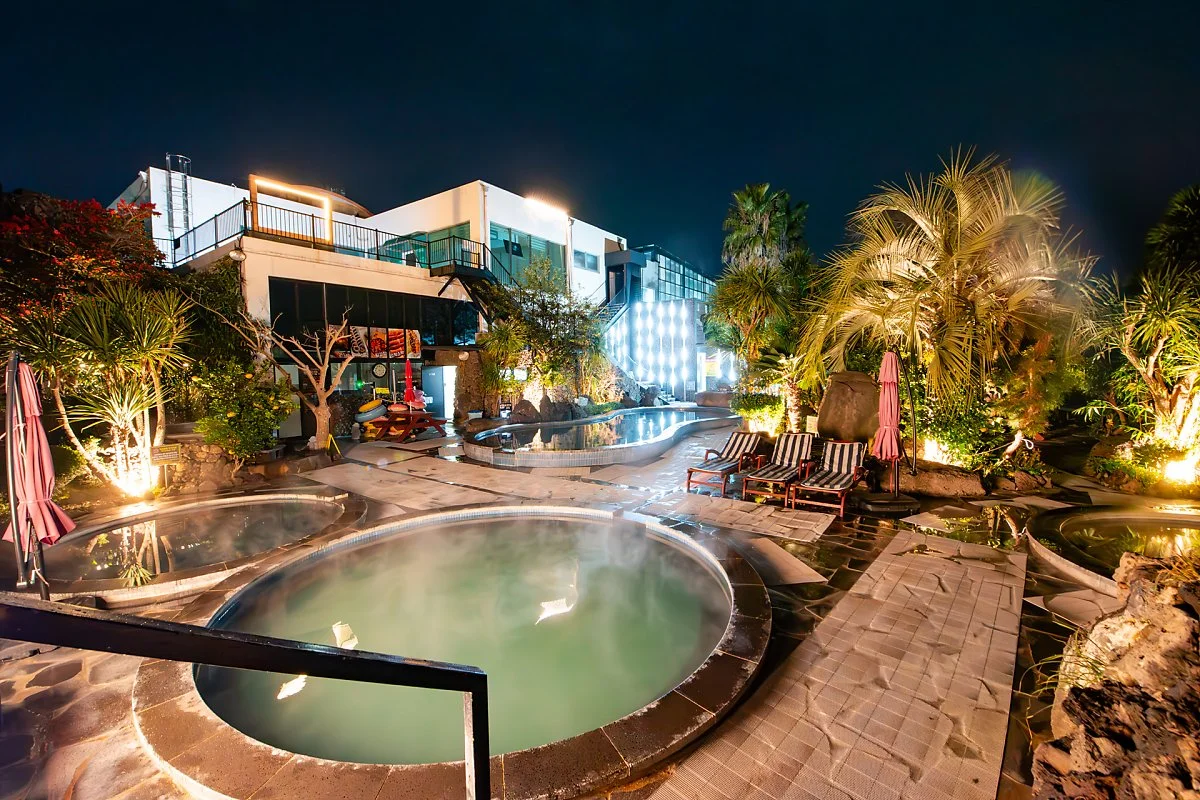 %28%EB%A9%94%EC%9D%B8%EC%82%AC%EC%A7%84%29_%EC%82%B0%EB%B0%A9%EC%82%B0_%ED%83%84%EC%82%B0%EC%98%A8%EC%B2%9C%2C_%EB%9C%A8%EB%81%88%ED%95%9C_%EA%B2%A8%EC%9A%B8_%EC%A0%9C%EC%A3%BC%EC%97%AC%ED%96%89.jpg?type=w1200