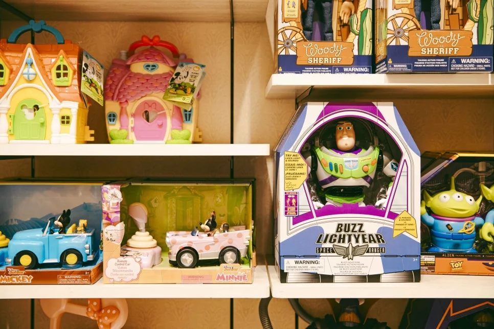 %EB%94%94%EC%A6%88%EB%8B%88_%EC%8A%A4%ED%86%A0%EC%96%B4_%EB%A3%A8%EC%BF%A0%EC%95%84_%EC%98%A4%EC%82%AC%EC%B9%B4%EC%A0%90(2).jpg?type=w966