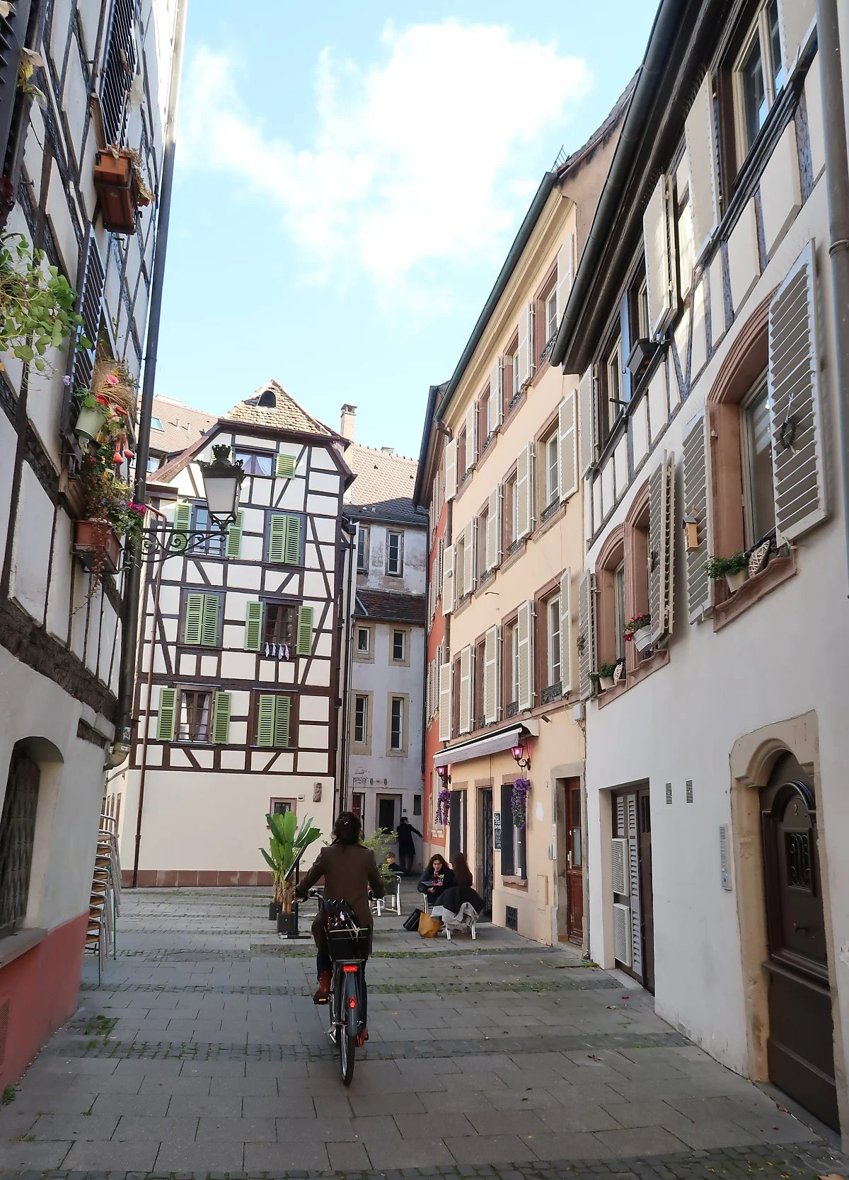 %EC%96%B4%EB%94%9C%EA%B0%80%EB%82%98_%EB%8F%85%EC%9D%BC%EC%8B%9D_%EA%B0%80%EC%98%A5.jpg?type=w1200