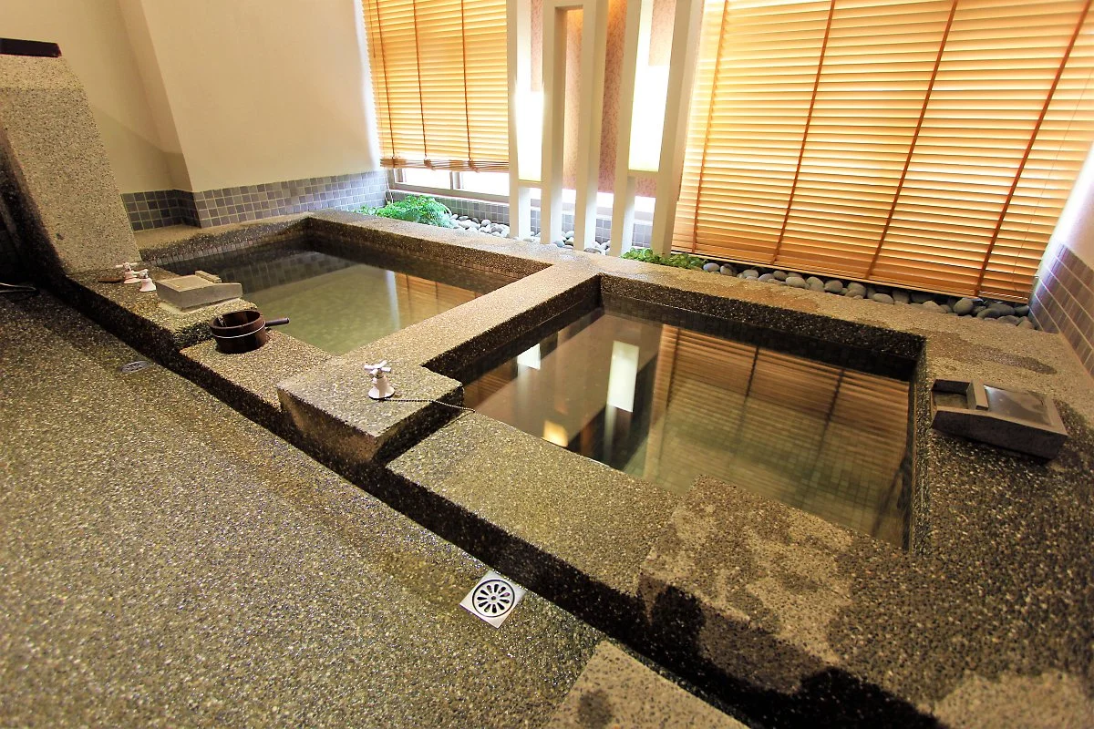 03%EB%B2%A0%EC%9D%B4%ED%84%B0%EC%9A%B0_%ED%95%AB_%EC%8A%A4%ED%94%84%EB%A7%81_%EB%A6%AC%EC%A1%B0%ED%8A%B8_%282%29.JPG?type=w1200