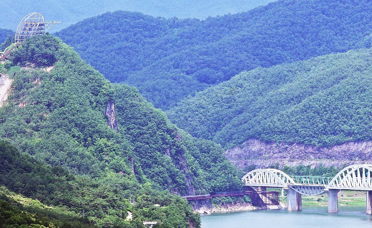 %EC%A0%81%EC%84%B1%EC%82%B0%EC%84%B1%EC%97%90_%EC%98%A4%EB%A5%B4%EB%A9%B4_%EB%A9%80%EB%A6%AC_%EB%A7%8C%EC%B2%9C%ED%95%98%EC%8A%A4%EC%B9%B4%EC%9D%B4%EC%9B%8C%ED%81%AC%EA%B0%80_%EB%B3%B4%EC%9D%B8%EB%8B%A4._%EA%B7%B8_%EC%95%84%EB%9E%98_%EC%A0%88%EB%B2%BD.JPG?type=w1200