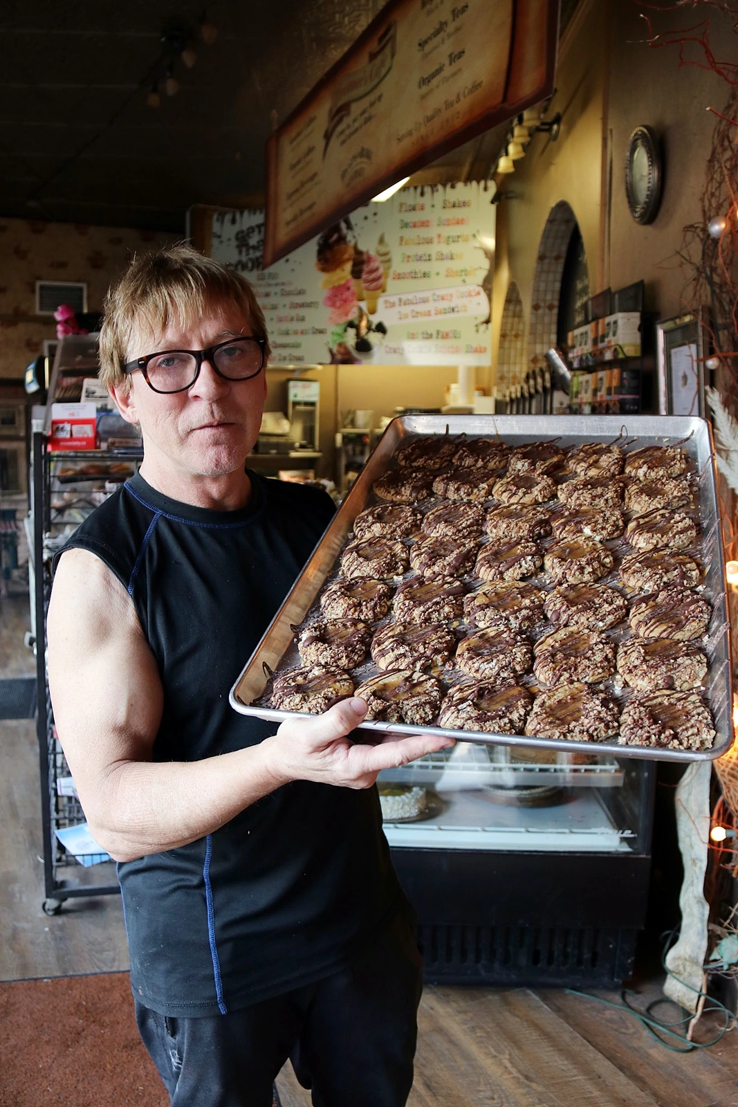 24-Port Hope-Dreamers' cafe-Roger Bernard.JPG