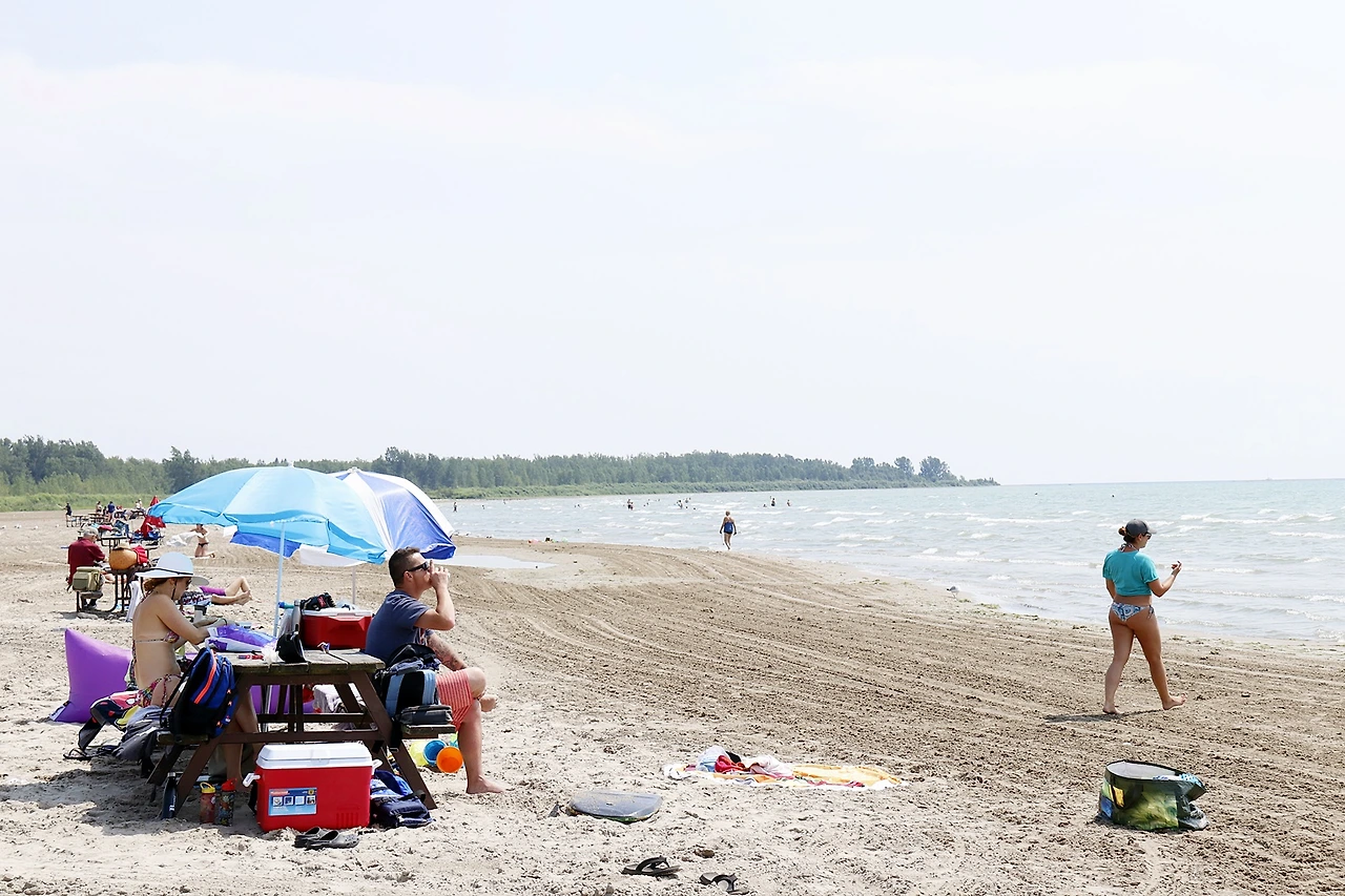 3.Photo_Presqu'ile PP_beach.JPG