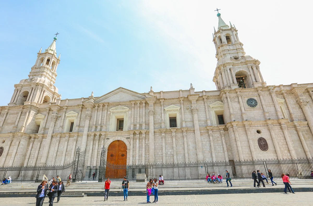 %EC%95%84%EB%A5%B4%EB%A7%88%EC%8A%A4%EA%B4%91%EC%9E%A5_%281%29.jpg?type=w1200