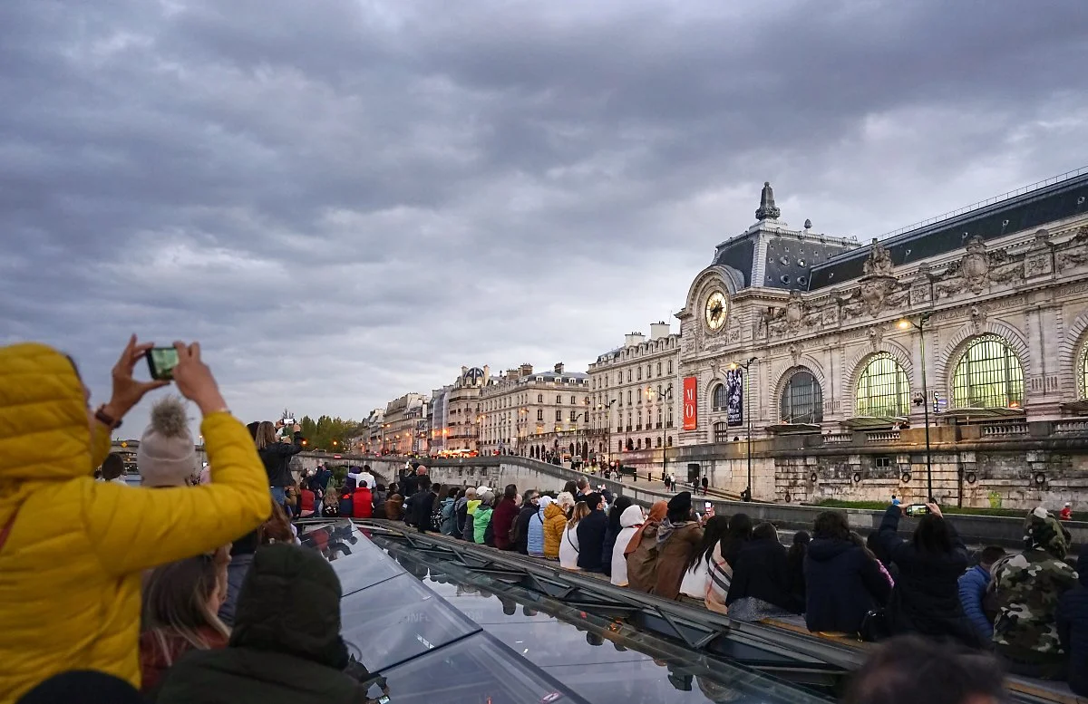 %ED%8C%8C%EB%A6%AC%EC%9D%98_%ED%92%8D%EA%B2%BD_%EB%A7%8E%EC%9D%80_%EA%B4%80%EA%B4%91%EA%B0%9D.jpg?type=w1200