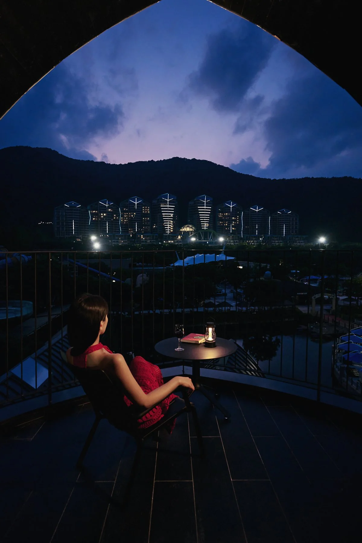 %EC%98%A4%EC%85%98%EC%9B%94%EB%93%9C%EB%B9%8C%EB%A6%AC%EC%A7%80_2%EC%B8%B5%ED%85%8C%EB%9D%BC%EC%8A%A4_%EC%95%BC%EA%B2%BD%EC%97%B0%EC%B6%9C_202307.jpg?type=w1200