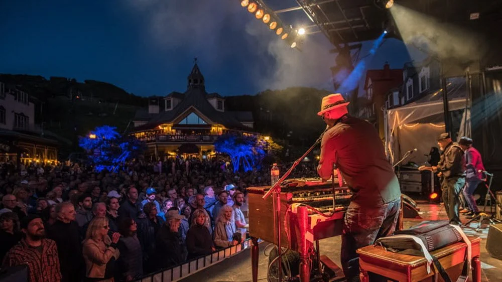 2-1_%EA%B5%AD%EC%A0%9C_%EB%B8%94%EB%A3%A8%EC%8A%A4_%EC%B6%95%EC%A0%9C_%C2%A9Tremblant.jpg?type=w1200