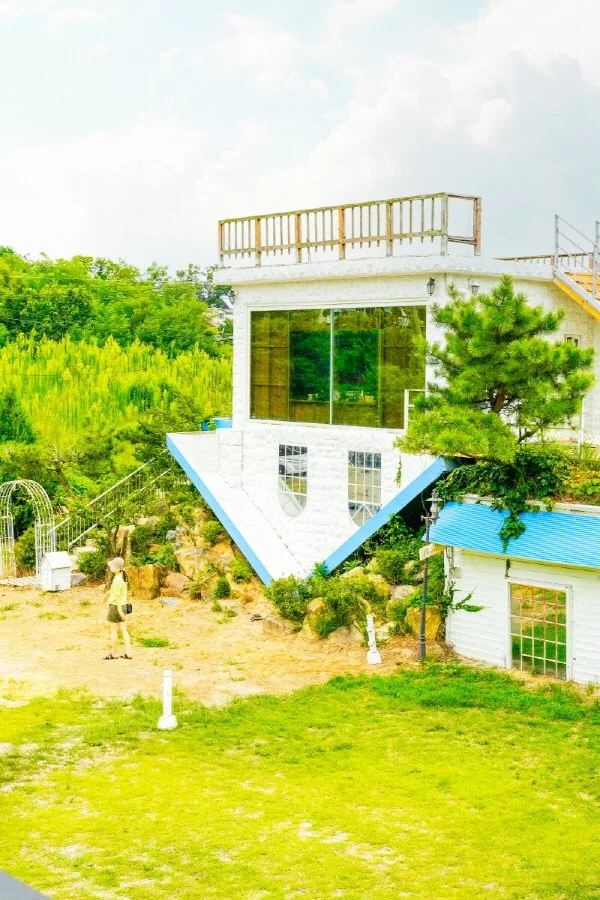 %EC%95%84%EB%A7%A4%EB%84%A4_%EC%B9%B4%ED%8E%98_3.jpg?type=w1200