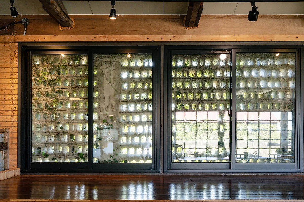 %EC%B9%B4%ED%8E%98_%EA%B0%90%EC%A0%80_%288%29%EC%B9%B4%ED%8E%98_%EC%9C%A0%EB%A6%AC%EB%B2%BD%EB%A9%B4.jpg?type=w1200