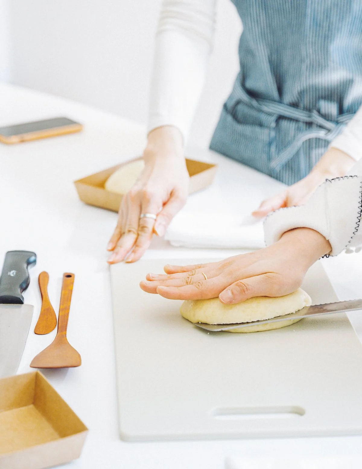 17._%EC%83%81%EC%99%B8%EB%96%A1%EC%9D%84_%EB%B0%98%EC%9C%BC%EB%A1%9C_%EA%B0%88%EB%9D%BC_%EB%B2%84%EA%B1%B0%EB%B9%88%EC%9D%84_%EB%A7%8C%EB%93%A4%EC%97%88%EB%8B%A4.jpg?type=w1200