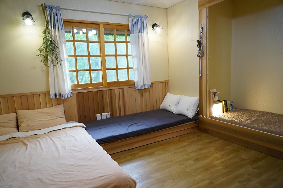 2%EC%B8%B5_4%EC%9D%B8%EC%8B%A4_%EC%88%99%EC%86%8C%EB%B0%A9.JPG?type=w1200