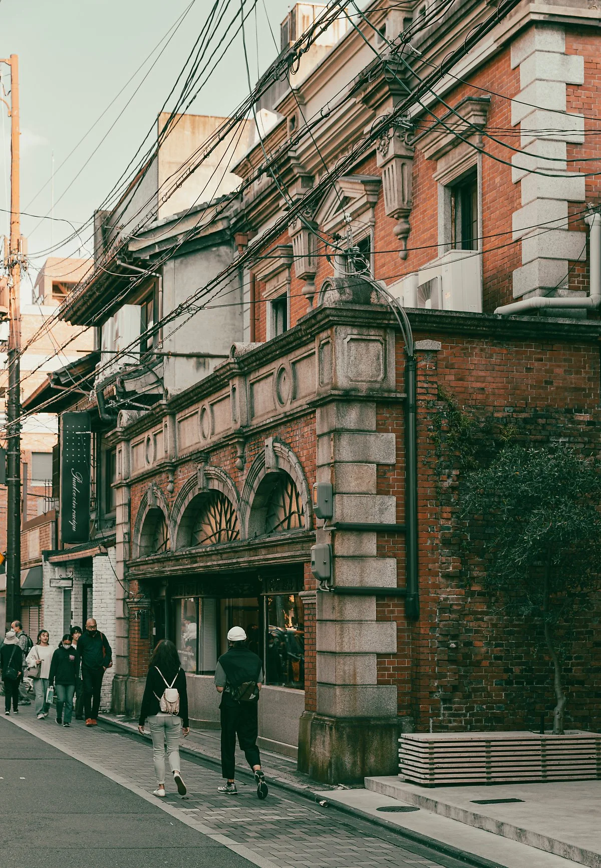 %EA%B5%90%ED%86%A0_Sanjo_Meiten-gai.jpg?type=w1200