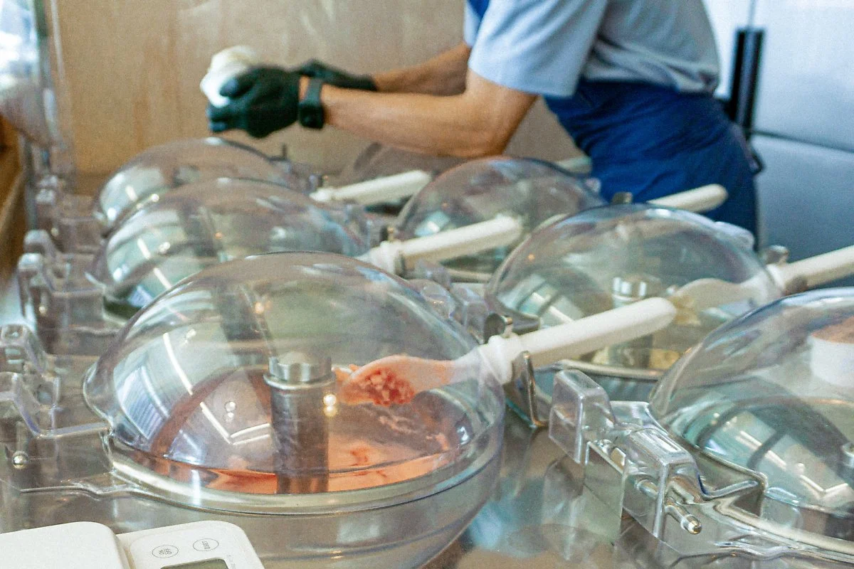 24_%EB%9D%BC%EB%98%90%EB%9E%98%EC%9A%94%EB%8A%94_%EA%B0%95%EC%9B%90%EB%8F%84%EC%97%90%EC%84%9C_%EB%82%98%EA%B3%A0_%EC%9E%90%EB%9E%80_%EC%9E%AC%EB%A3%8C%EB%A1%9C_%EC%A0%A4%EB%9D%BC%ED%86%A0%EB%A5%BC_%EB%A7%8C%EB%93%A0%EB%8B%A4.jpg?type=w1200